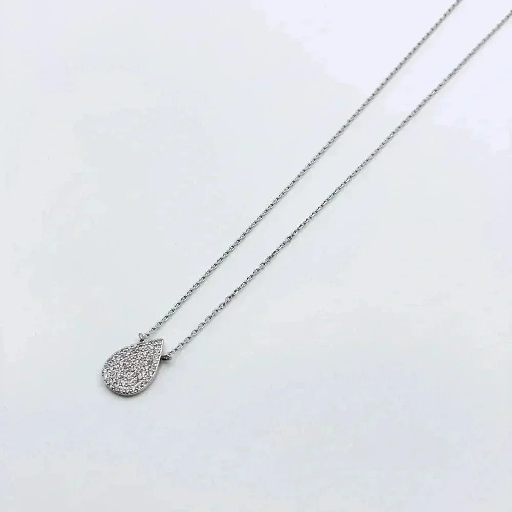 Drop silver necklace